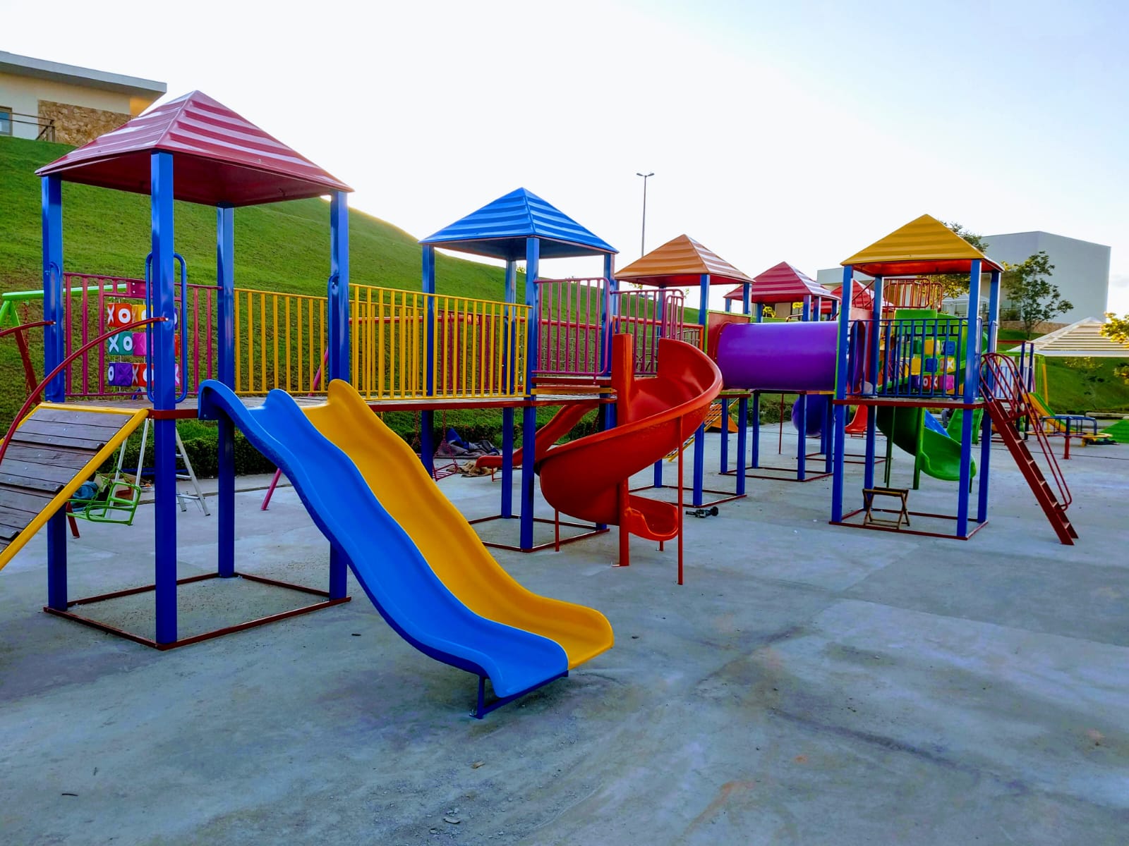 Playground infantil para condomínio: entenda como escolher