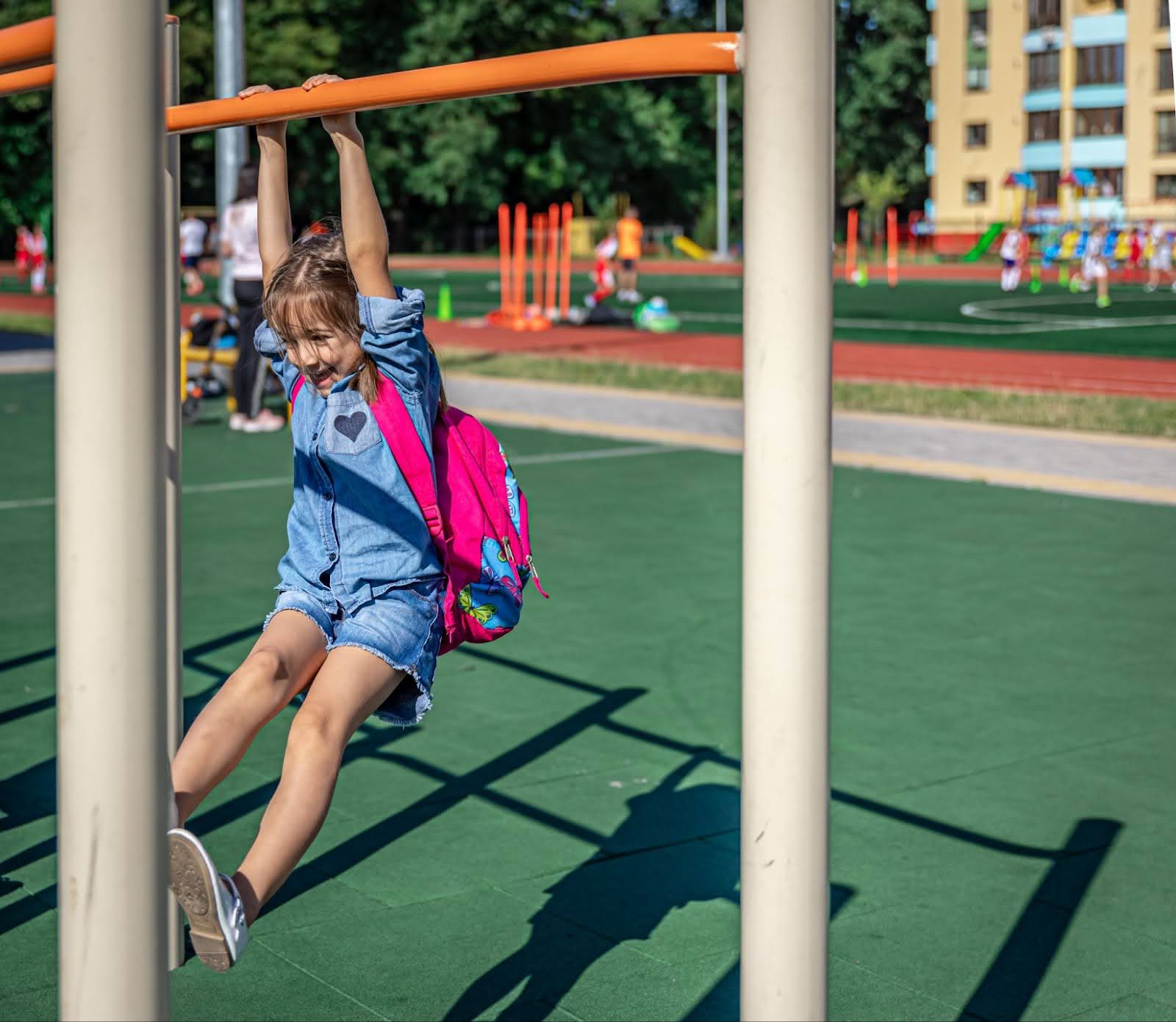 Brinquedos para escolas infantis: vantagens dos playgrounds